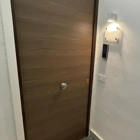 Cozzolino House's לינה וארוחת בוקר