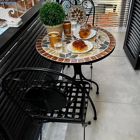 Bed and Breakfast Cozzolino House's *